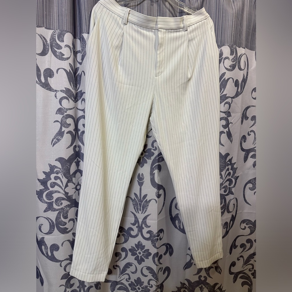 EUC Uniqlo Women's Dress Pants‎ Size Large
